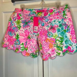 Lilly Pulitzer- Buttercup Stretch Short - 8